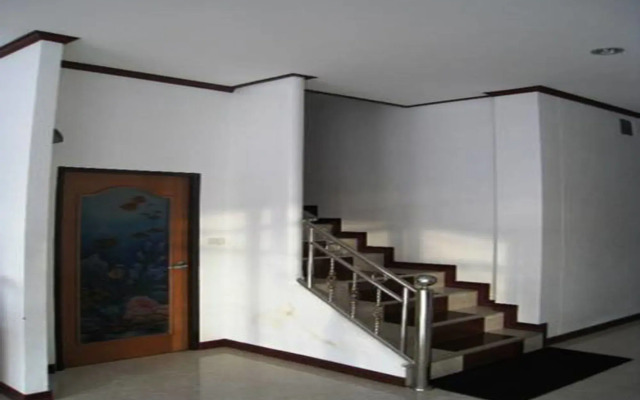 OYO 918 Kachapol Hotel