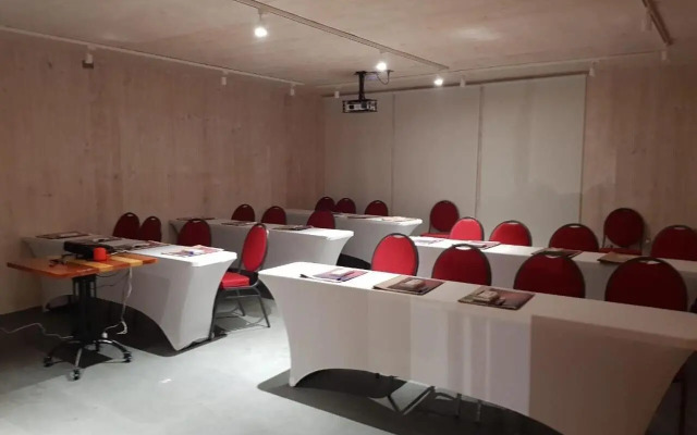 Hotel & Cafe Veliche
