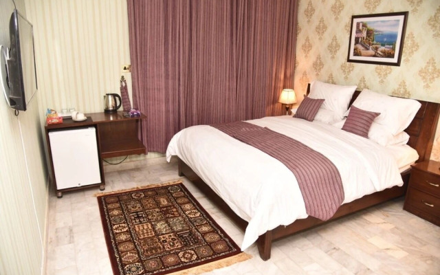 Comfortable Double Room Near Margalla Hills