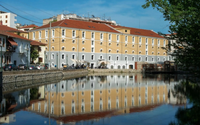 Hydrama Grand Hotel
