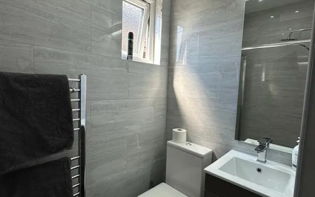 Second Av Flat 4, Hendon London