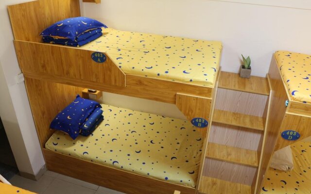 Xizi International Youth Hostel (Chaoyang Plaza Xiguan Night Market)