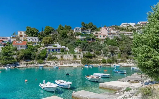 Bosiljka - by the sea - A1