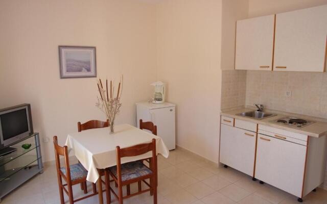 Apartments with a parking space Mandre, Pag - 18748