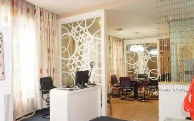 Xianning Yiju Holiday Hotel