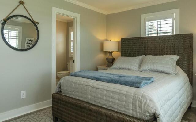 Seascape by Oak Island Accommodations