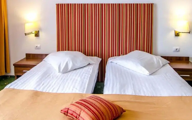 Hotel Piatra Craiului - Complex Cheile Gradistei Fundata
