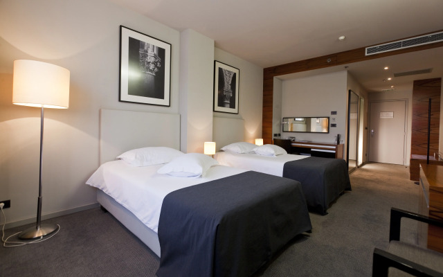 Atrium Hotel
