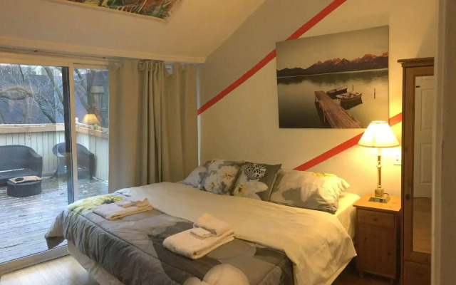 Toronto Garden Inn Bed and Breakfast