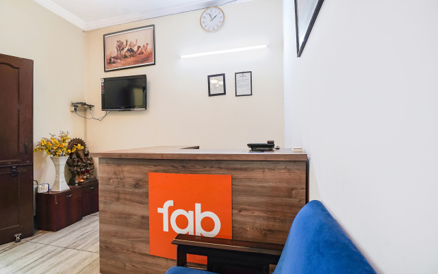 FabExpress IVY Inn Sector 35