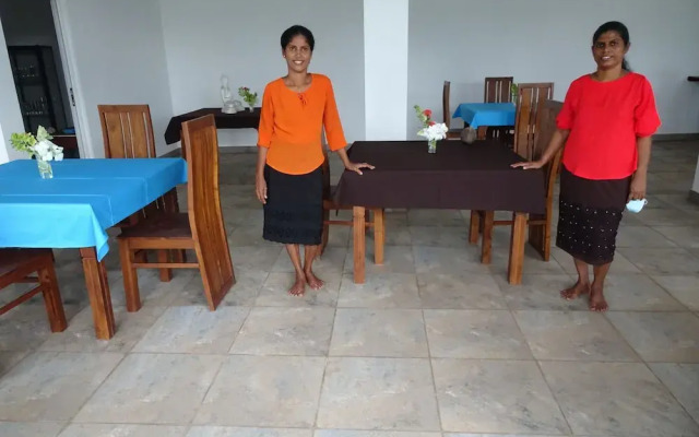 Moragalla Beach Home Guesthouse (Newly opened hotel)