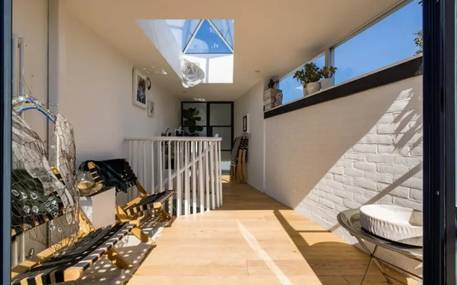 Unique Light-filled House - Primrose Hill