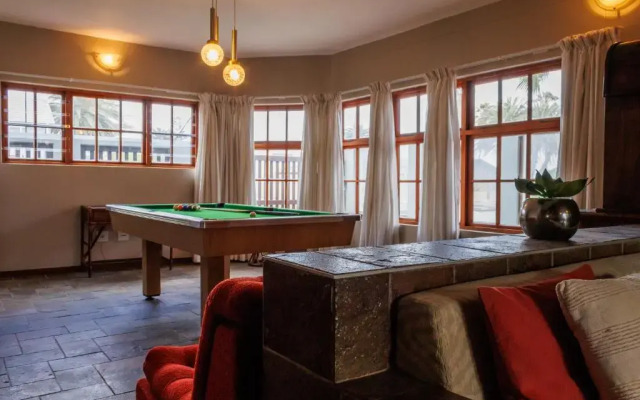 Haus Garnison Bed & Breakfast