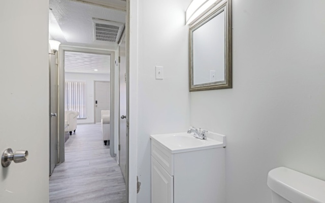 Leandro Apartments