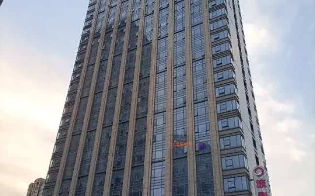 Hengba Hotel Chain (Shaoxing Jinghu Resort Olympic Sports Center)