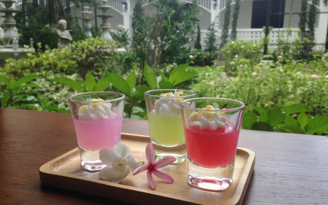 Koranaree Courtyard Boutique Hotel