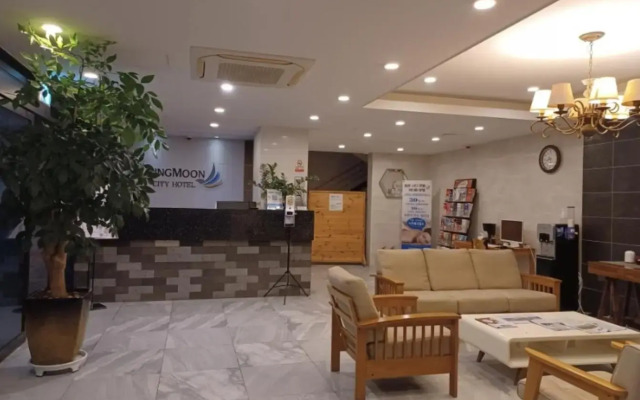 Jungmoon J Hill & City Hotel