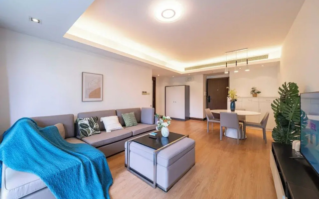 Tyms Modern 1BR 1BA Suite Xujiahui Shops