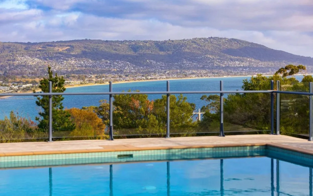 Martha s Peak Heated Pool Views