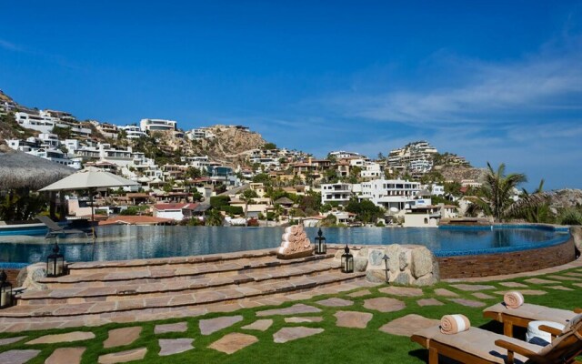 Beautiful Holiday Villa in a Prime Location in Cabo San Lucas 1007