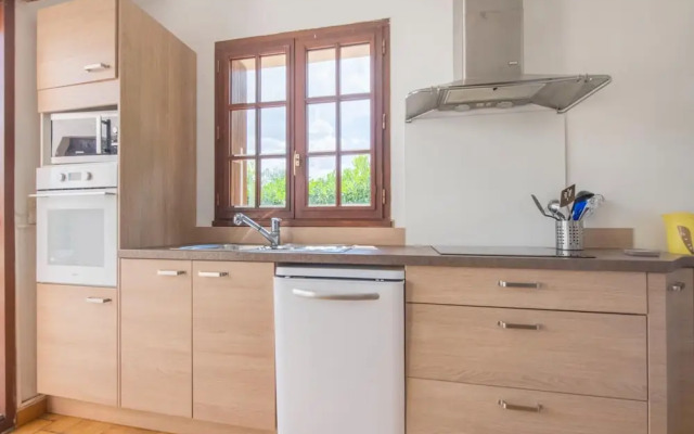 Inviting Holiday Home in Miremont With Garden
