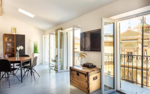 Ross 5- F2, Lumineux, Balcon, Loft, Clim, Vieux-Nice