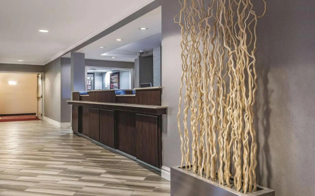 La Quinta Inn and Suites by Wyndham Univ Area Chapel Hill