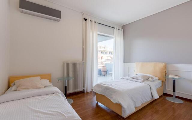 Elegant 3 Dbrm apt iin the Heart of Glyfada