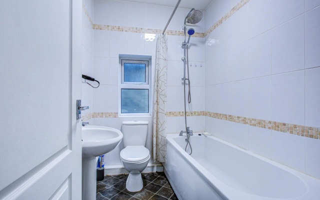 3 Bedroom Flat Central Gillingham Town