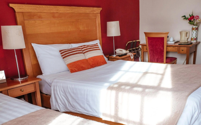 Pymgate Lodge Hotel