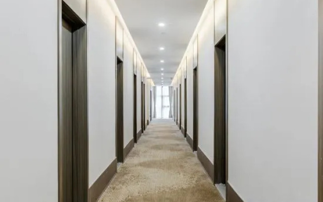 Hanting Hotel (Shenzhen Guanlan Wuhe Avenue)