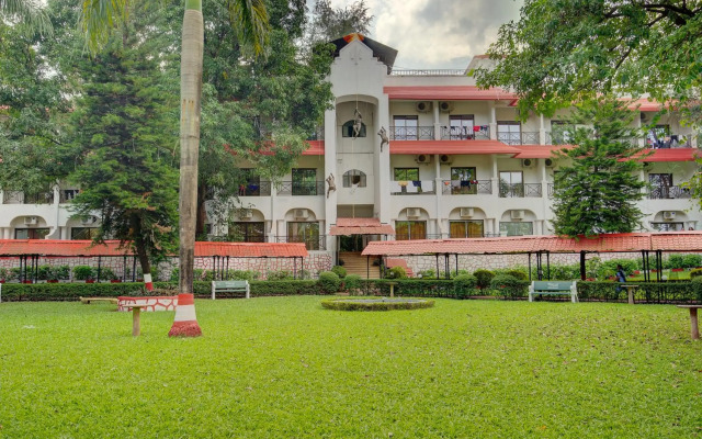 Khanvel Resort
