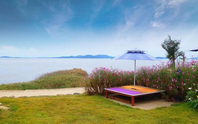 Ganghwado Sunset Beach Pension