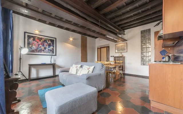 Colosseo Modern Apartment