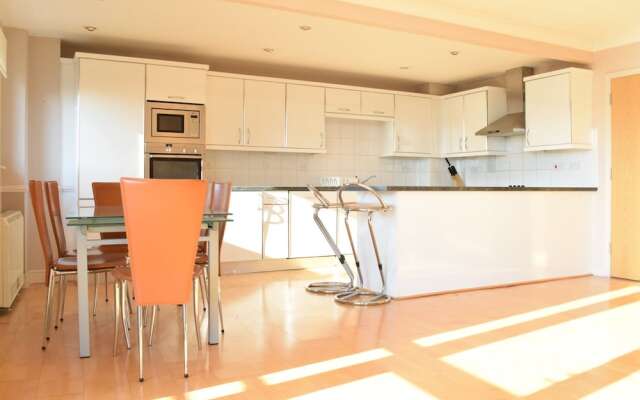 Canary Wharf 2 Bedroom Flat