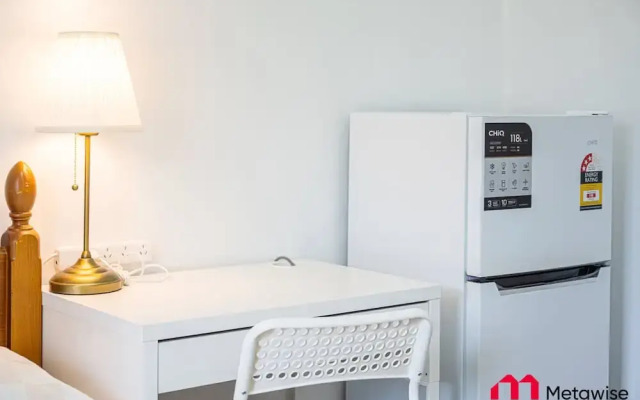 Metawise/parramatta Cozy Room With Furniture Wifi