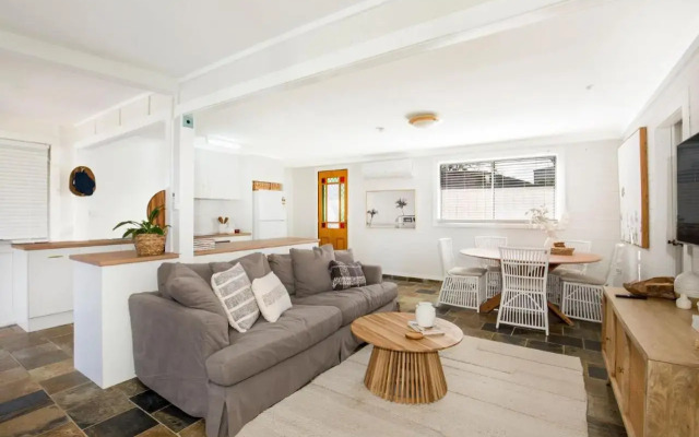 Boho - Pet Friendly - 1 Min Walk to Beach