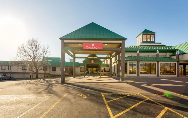 Ramada Hotel & Conference Center by Wyndham Plymouth