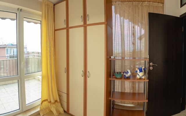 FM Premium 1-BDR Apartment with Pool & Parking - Summertime