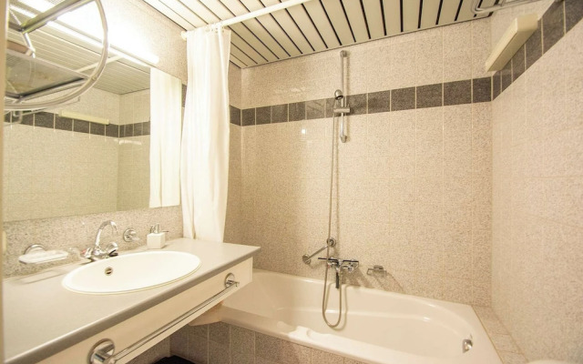 Apartment With Kitchen