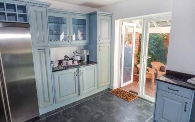 Viola Cottage