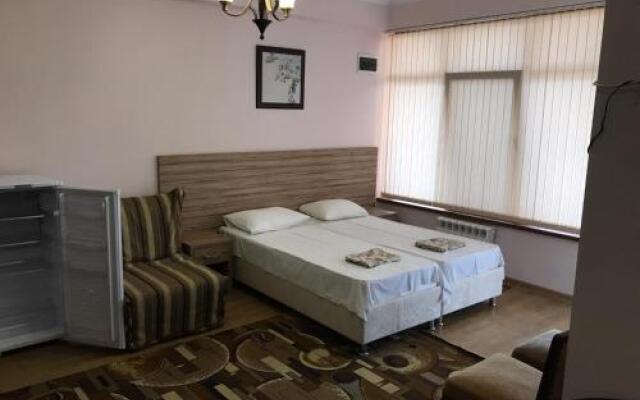 Gold NiVa Guest House