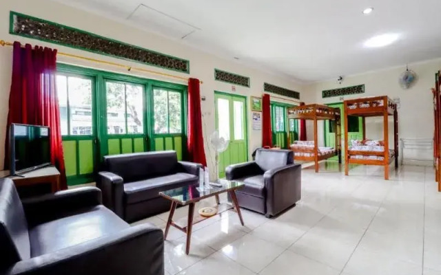 Bahagia Sederhana Homestay by ZUZU