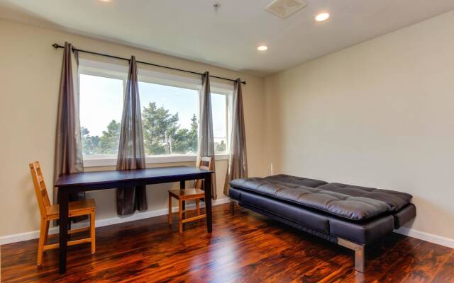 The Sandstone Point Inn