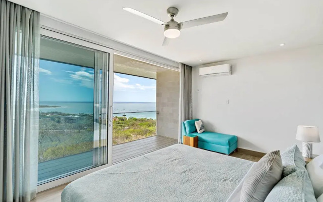 Luxury Villa: Hot Tub: Ocean Views: Fully Staffed
