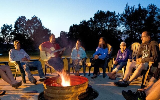 Sierra Sands Family Lodge