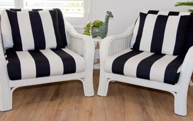 Outrigger Beach Resort 33 James Street 8