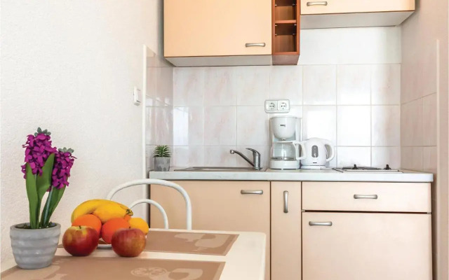Apartment Podaca with Outdoor Swimming Pool 305