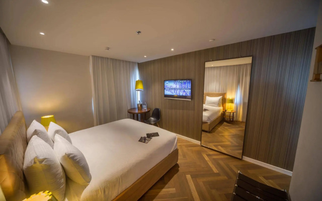 Jacob Shenkin Hotel