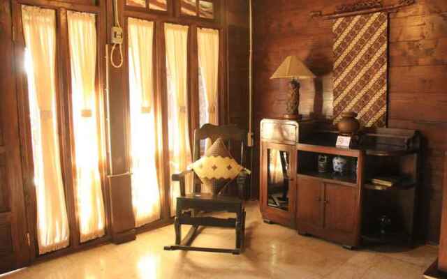 Omah Kayu Guesthouse Yogyakarta